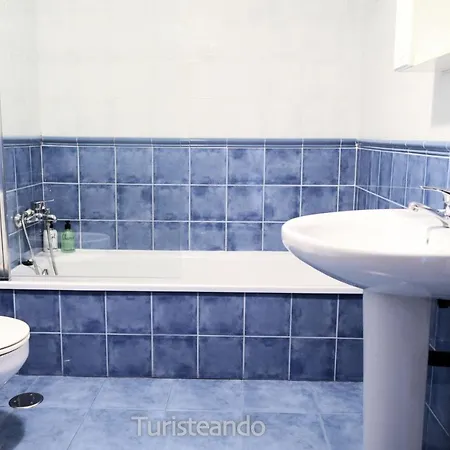 Holiday home Adosado Proa: Seaside Retreat With Garden And Ria Views *