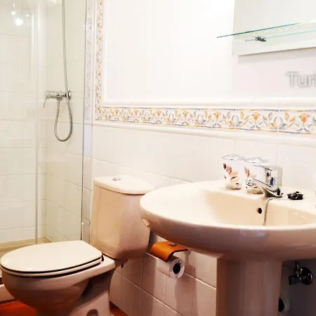 Holiday home Adosado Proa: Seaside Retreat With Garden And Ria Views *