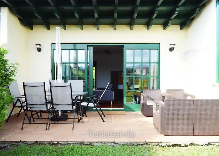 Holiday home Adosado Proa: Seaside Retreat With Garden And Ria Views *