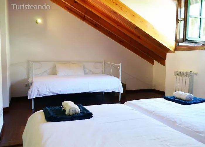 Holiday home Adosado Proa: Seaside Retreat With Garden And Ria Views *